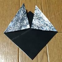 折り紙「かぶとの折り方 5」